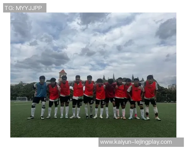 安顺市足球比赛精彩纷呈各队争夺冠军展现青春活力与团队精神 安顺市足球比赛精彩纷呈各队争夺冠军展现青春活力与团队精神